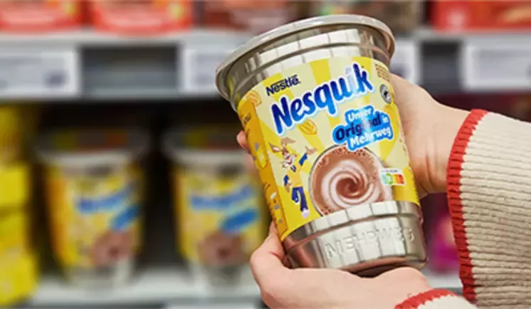 reusable metal containers to help reduce plastic waste